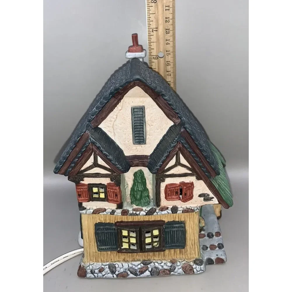 Vintage Santa's Best Our Town‎ Porcelain Collectable 1st Ed The Wilson House